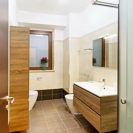 Calipso Seaview Flat With Private Parking *