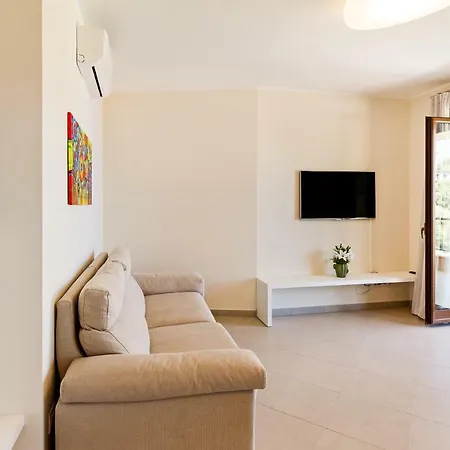 Calipso Seaview Flat With Private Parking